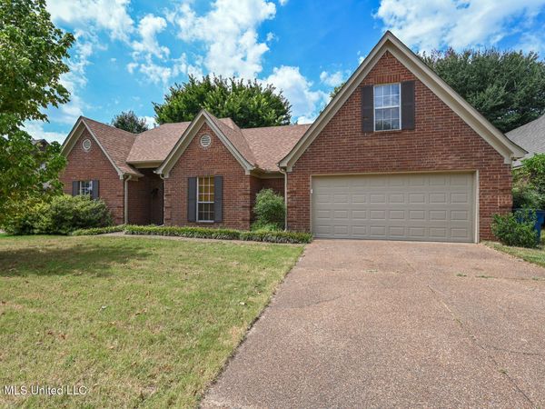 9051 Champlain Drive, Olive Branch, MS 38654
