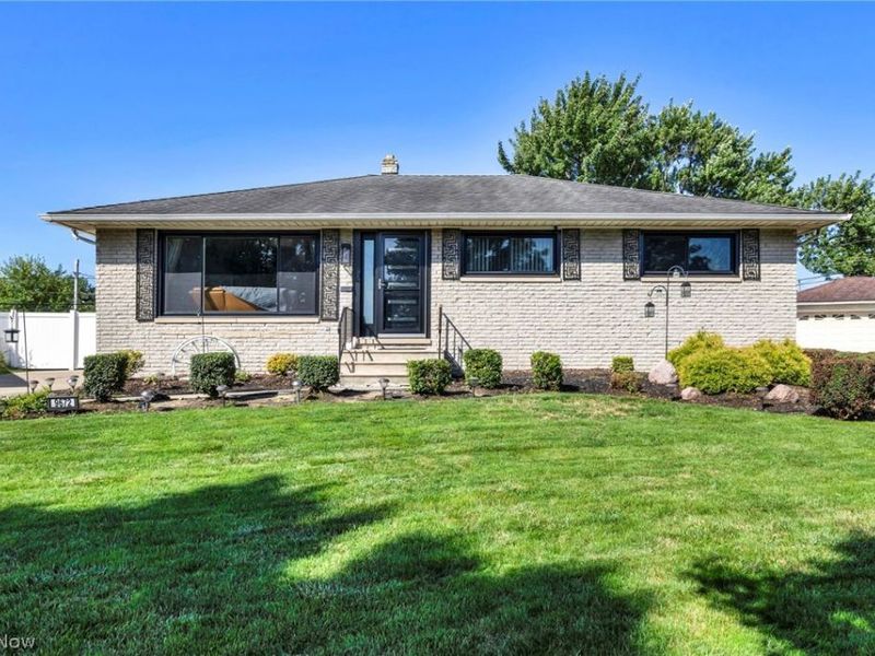 9672 Melody Lane , Brooklyn, OH 44144 Photo 2