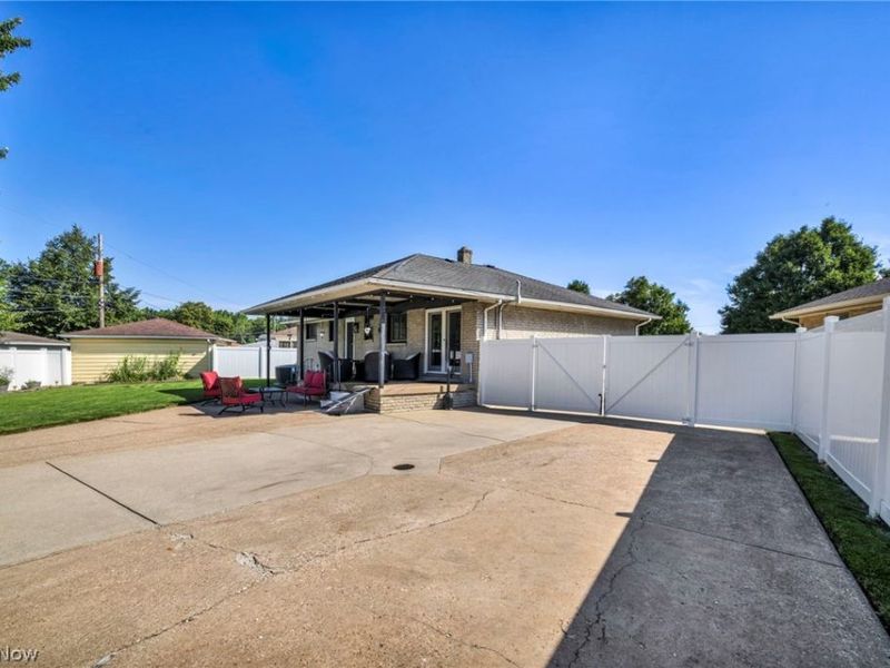 9672 Melody Lane , Brooklyn, OH 44144 Photo 42