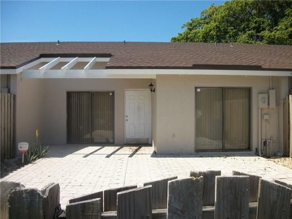 4953 E LAKES Drive, Deerfield Beach, FL 33064