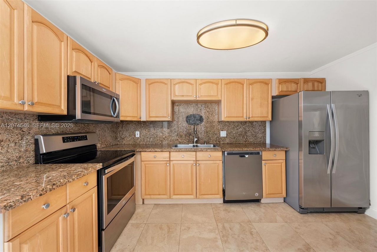 881 Ocean Dr , Unit 16F, Key Biscayne, FL 33149 Photo