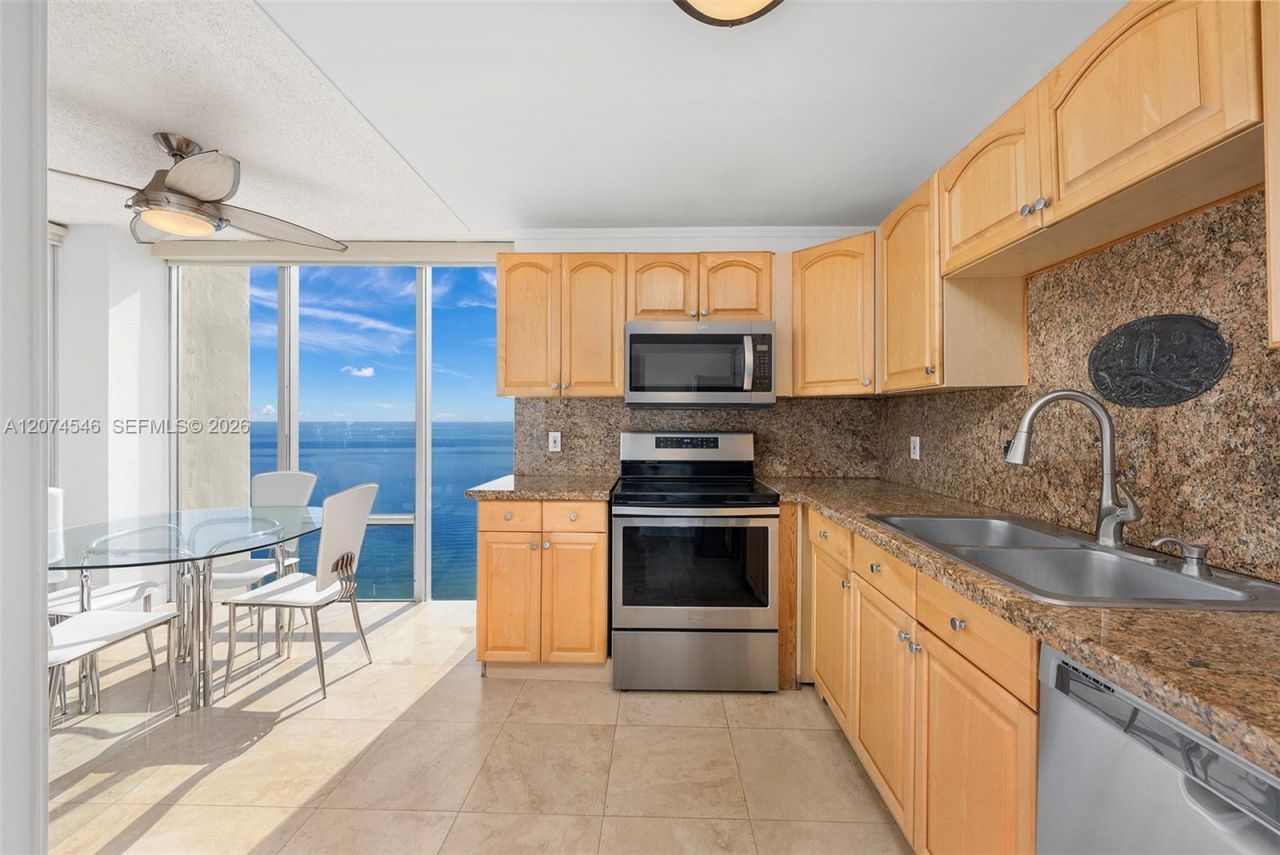 881 Ocean Dr , Unit 16F, Key Biscayne, FL 33149 Photo