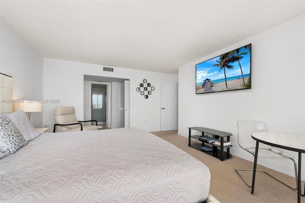 881 Ocean Dr , Unit 16F, Key Biscayne, FL 33149 Photo