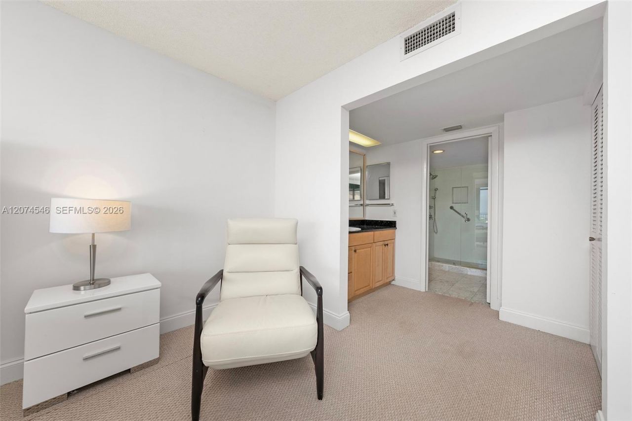 881 Ocean Dr , Unit 16F, Key Biscayne, FL 33149 Photo