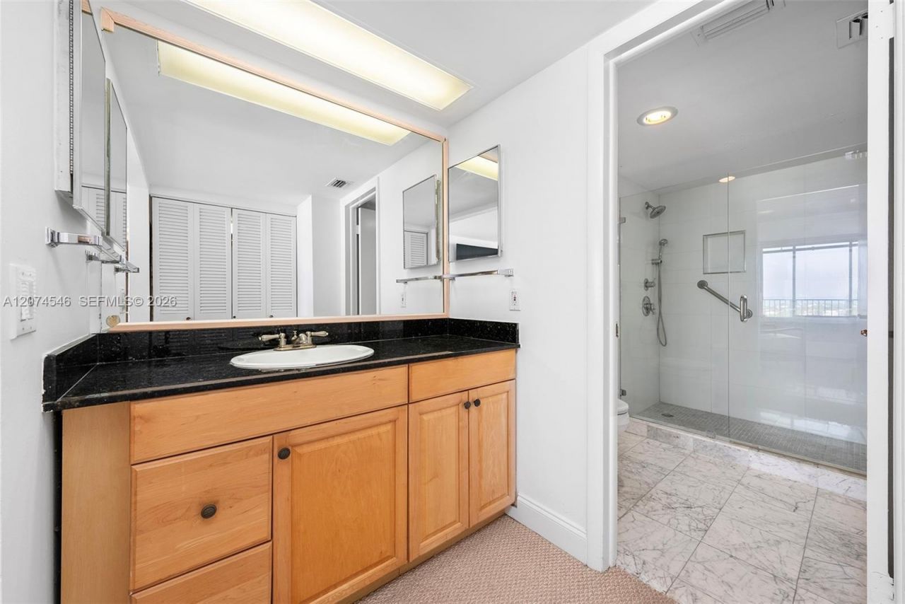 881 Ocean Dr , Unit 16F, Key Biscayne, FL 33149 Photo