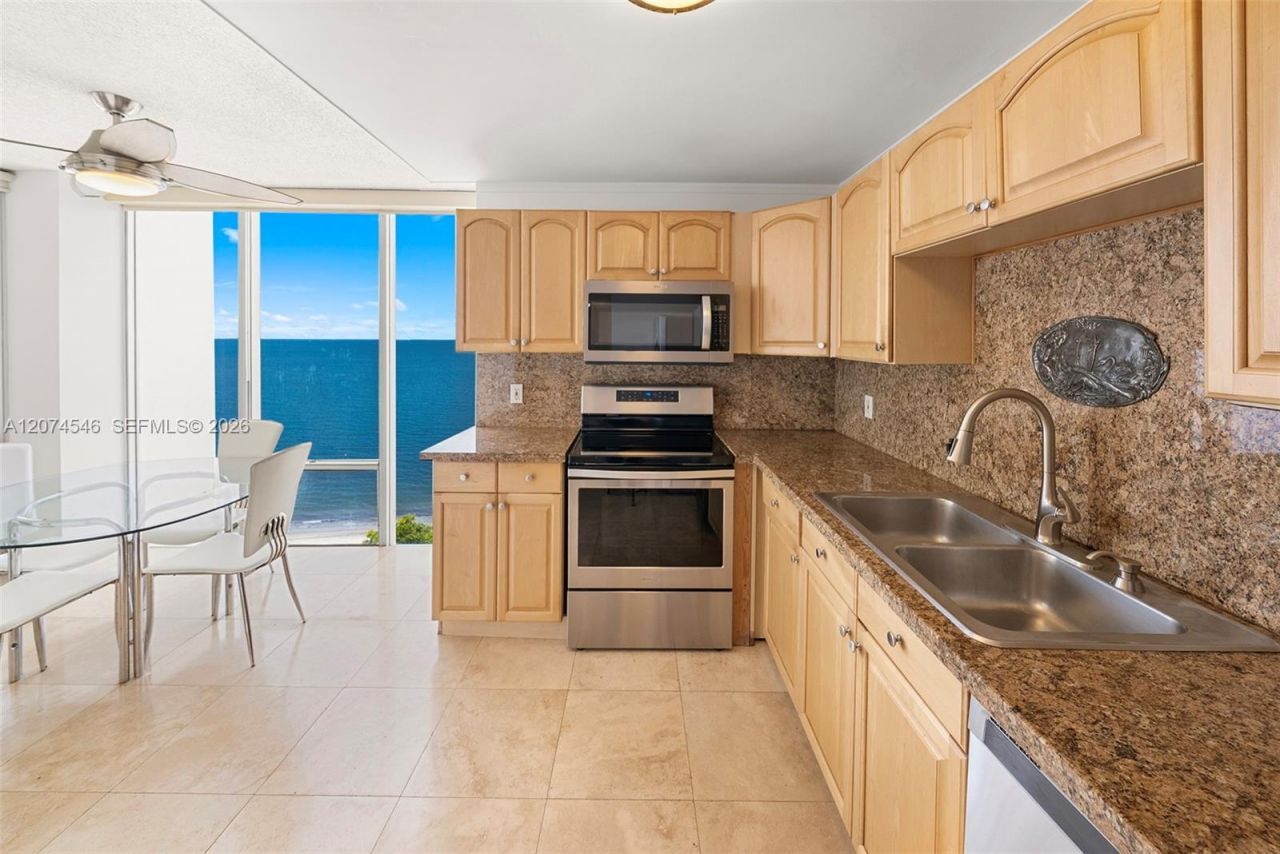 881 Ocean Dr , Unit 16F, Key Biscayne, FL 33149 Photo