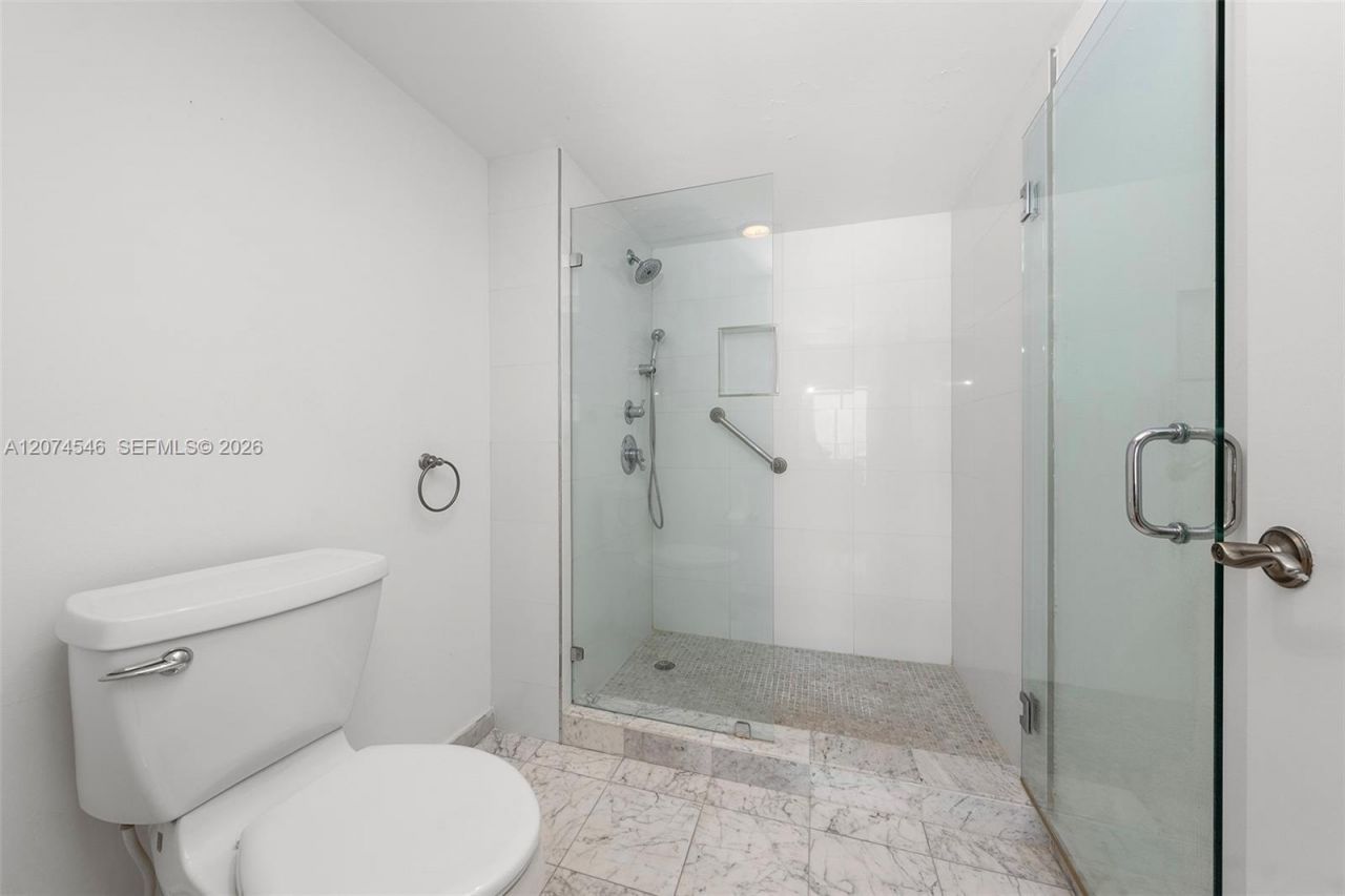 881 Ocean Dr , Unit 16F, Key Biscayne, FL 33149 Photo