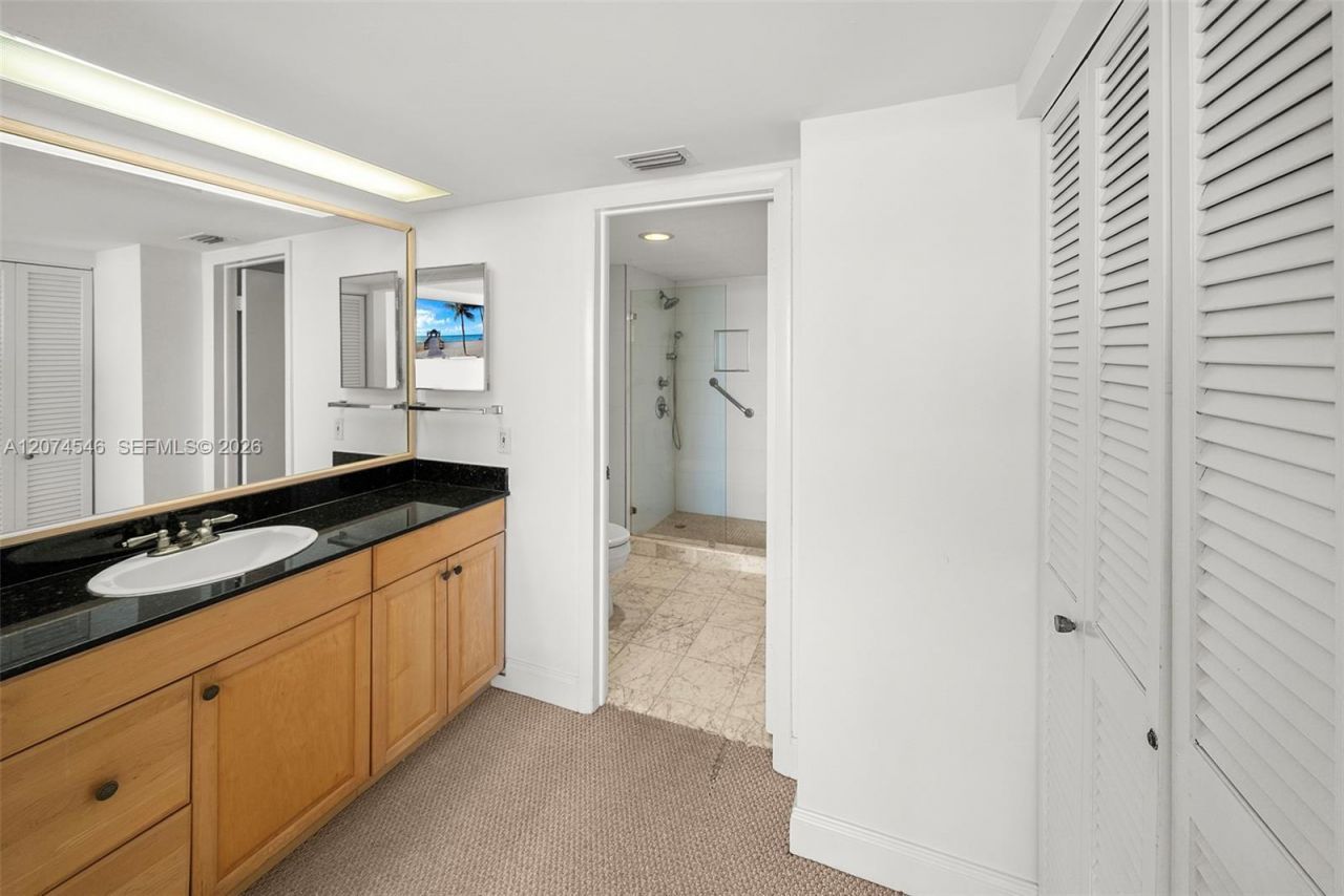 881 Ocean Dr , Unit 16F, Key Biscayne, FL 33149 Photo