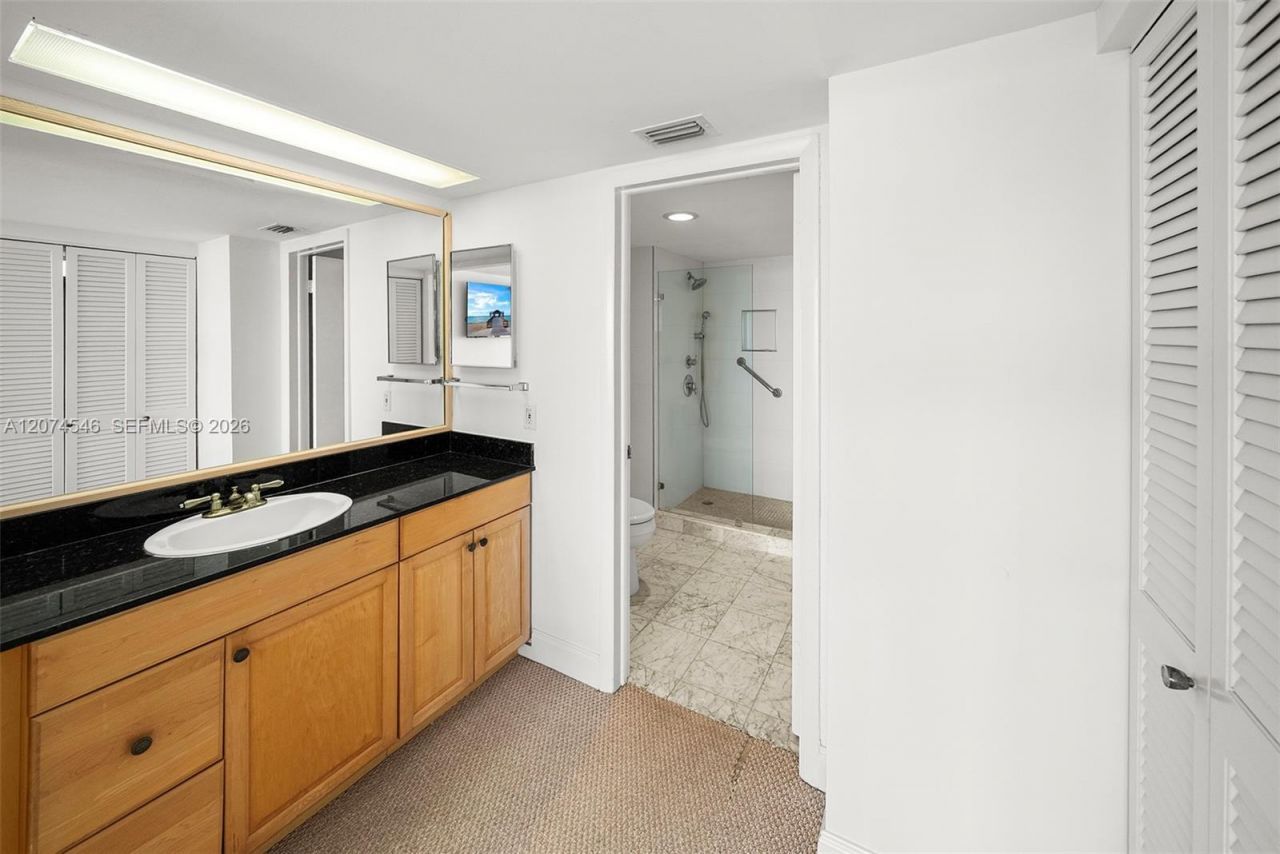 881 Ocean Dr , Unit 16F, Key Biscayne, FL 33149 Photo