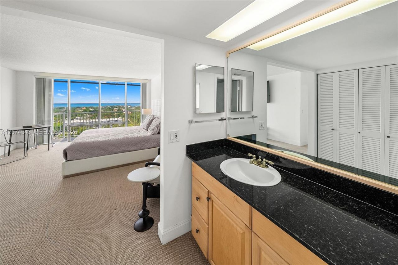 881 Ocean Dr , Unit 16F, Key Biscayne, FL 33149 Photo