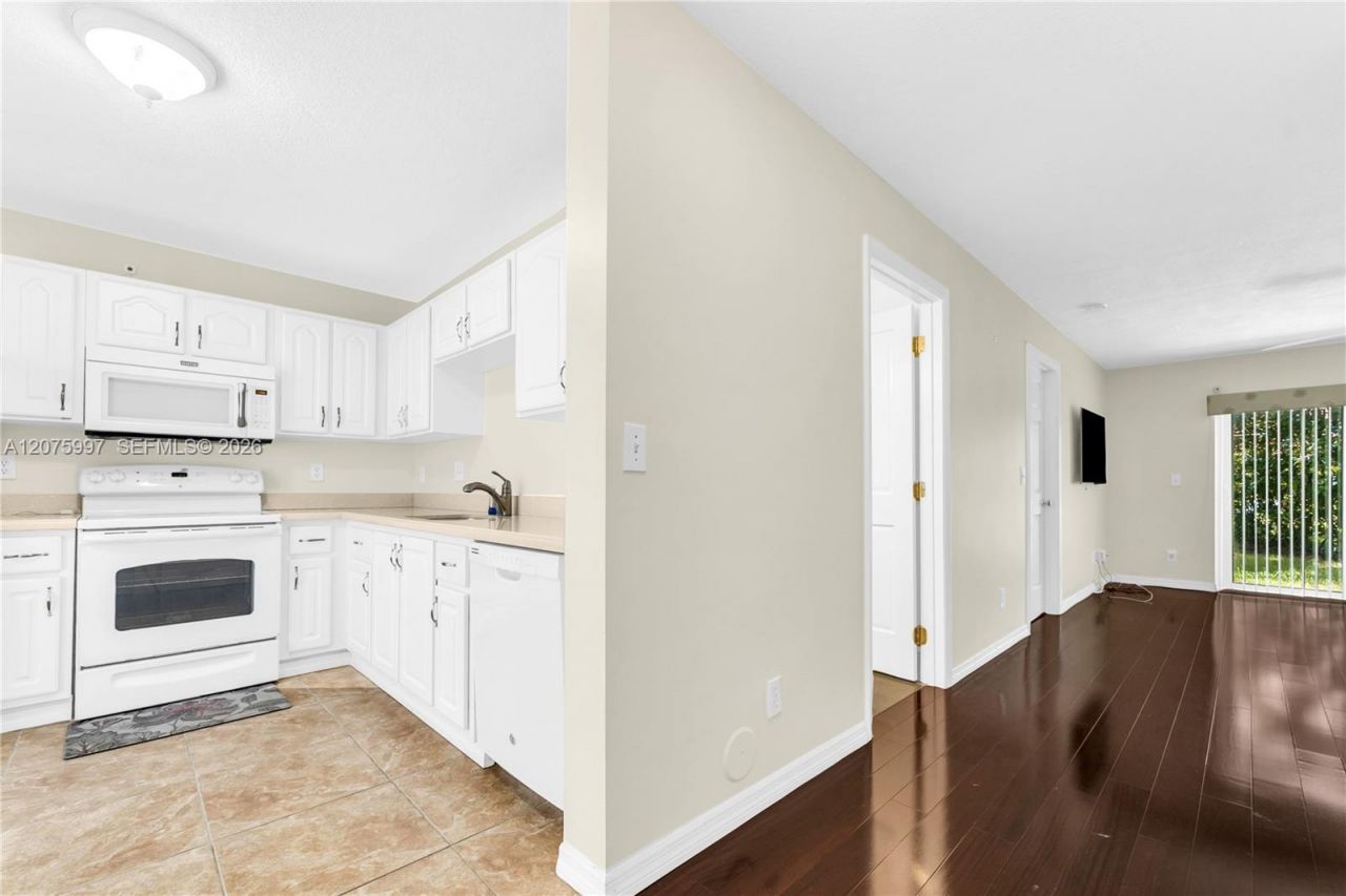 127 NW 108th Ave , Unit 643L, Pembroke Pines, FL 33026 Photo