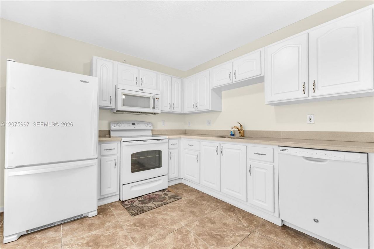 127 NW 108th Ave , Unit 643L, Pembroke Pines, FL 33026 Photo