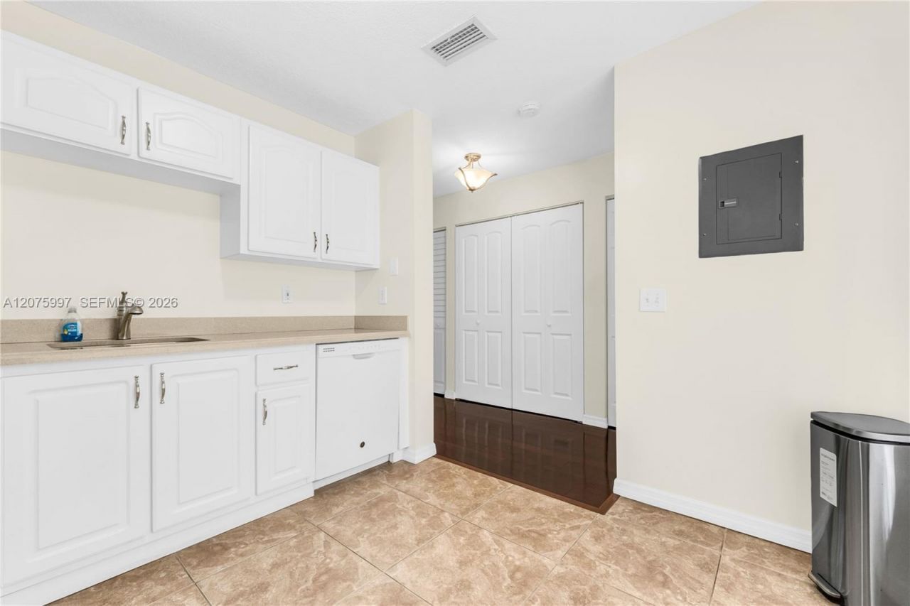 127 NW 108th Ave , Unit 643L, Pembroke Pines, FL 33026 Photo