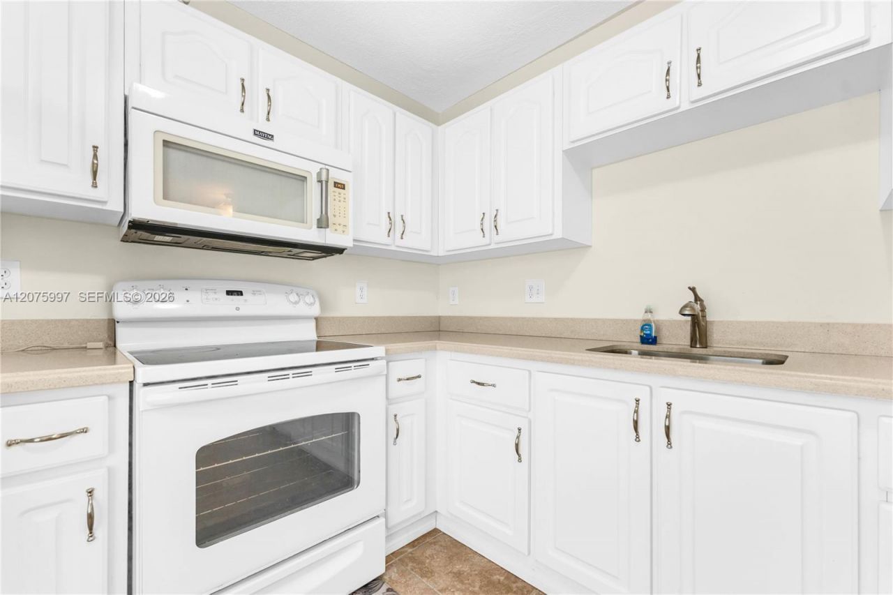 127 NW 108th Ave , Unit 643L, Pembroke Pines, FL 33026 Photo