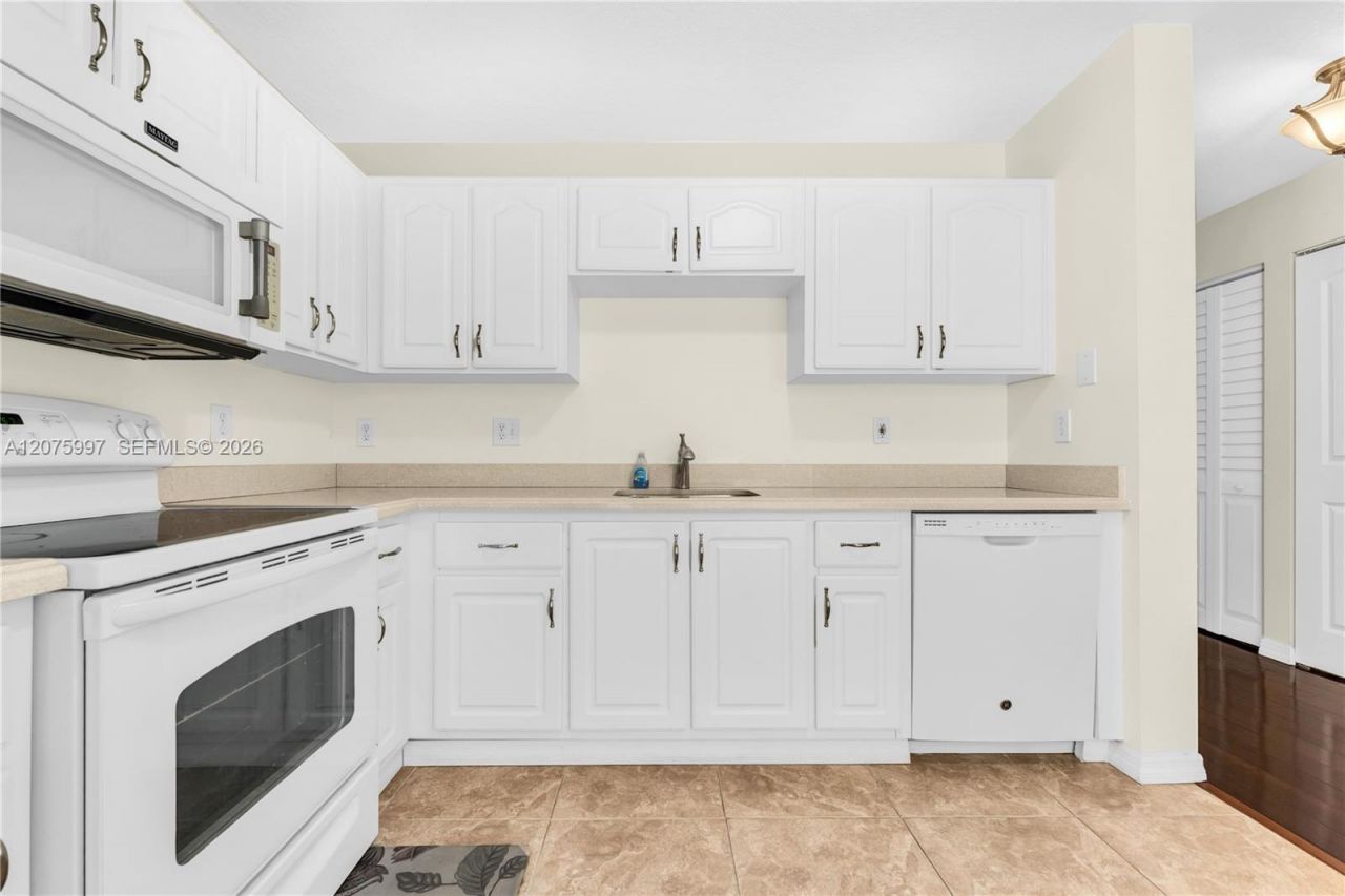 127 NW 108th Ave , Unit 643L, Pembroke Pines, FL 33026 Photo