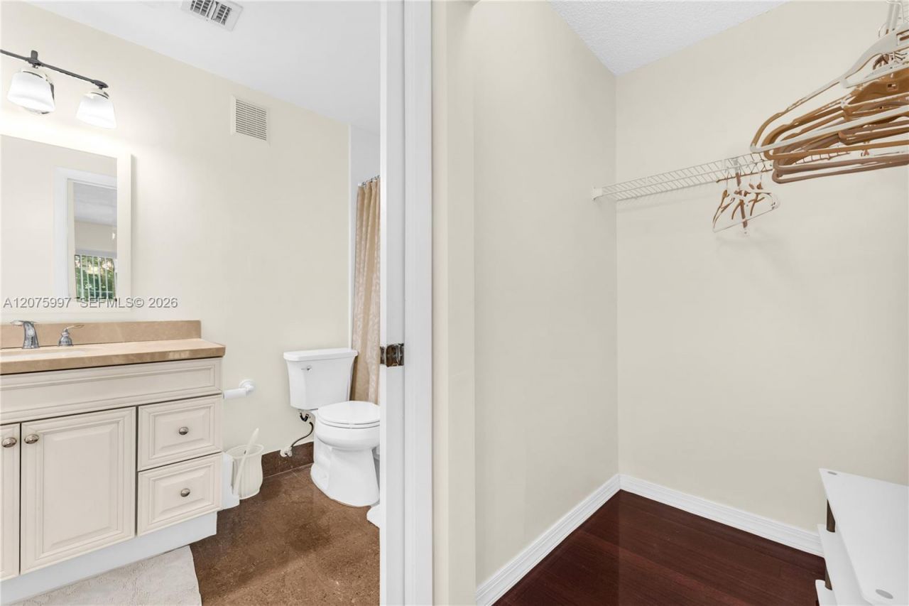 127 NW 108th Ave , Unit 643L, Pembroke Pines, FL 33026 Photo