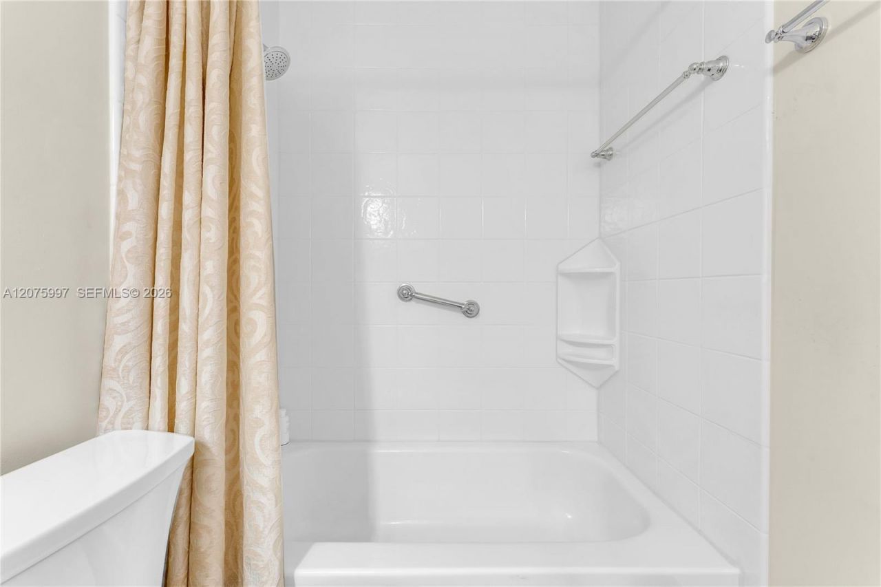 127 NW 108th Ave , Unit 643L, Pembroke Pines, FL 33026 Photo