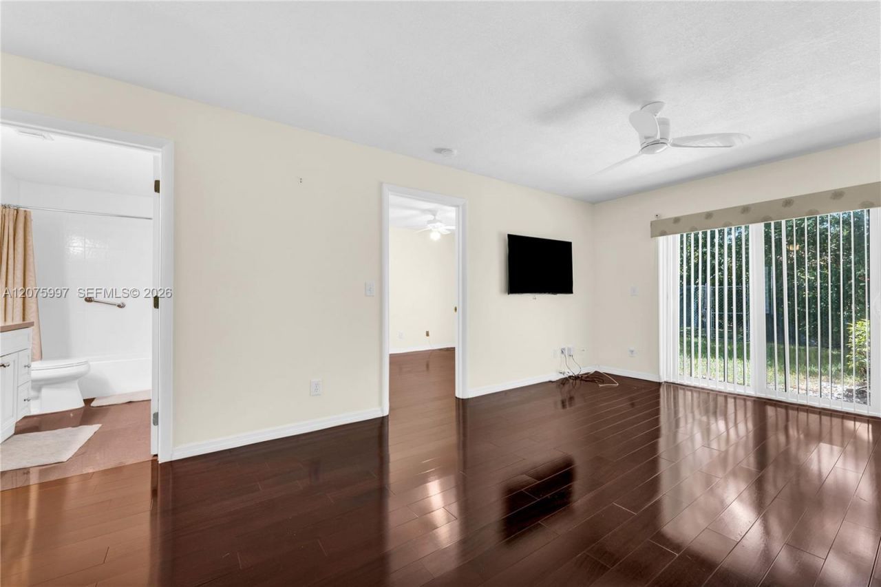 127 NW 108th Ave , Unit 643L, Pembroke Pines, FL 33026 Photo