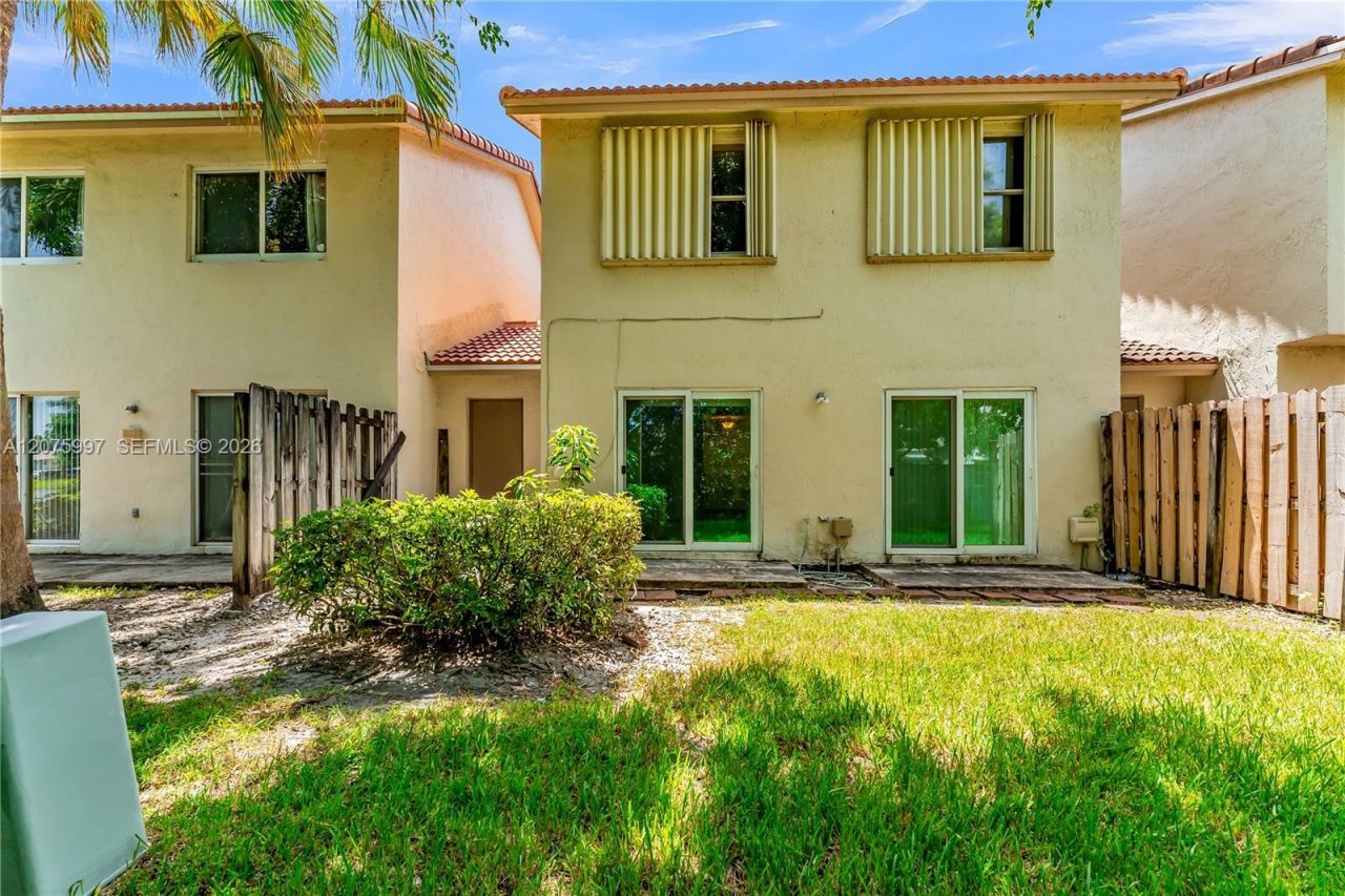 127 NW 108th Ave , Unit 643L, Pembroke Pines, FL 33026 Photo