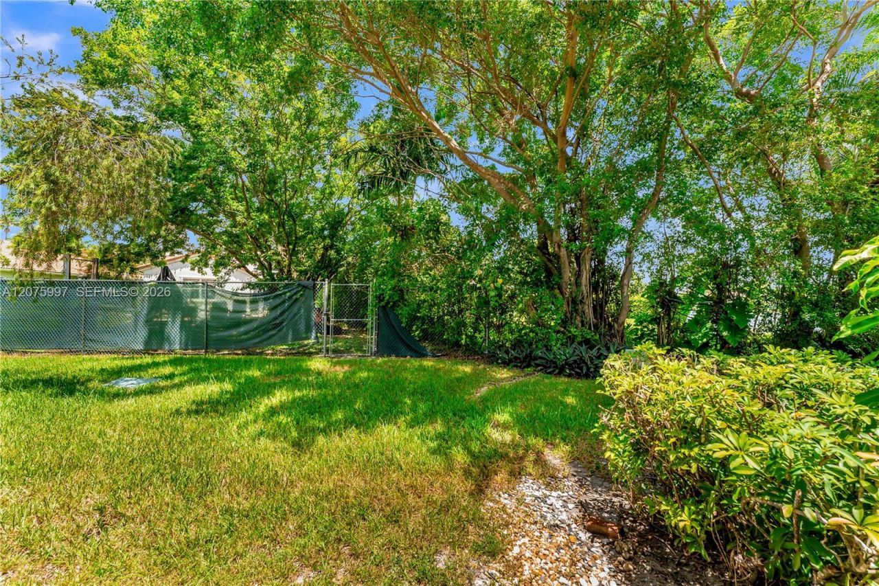 127 NW 108th Ave , Unit 643L, Pembroke Pines, FL 33026 Photo