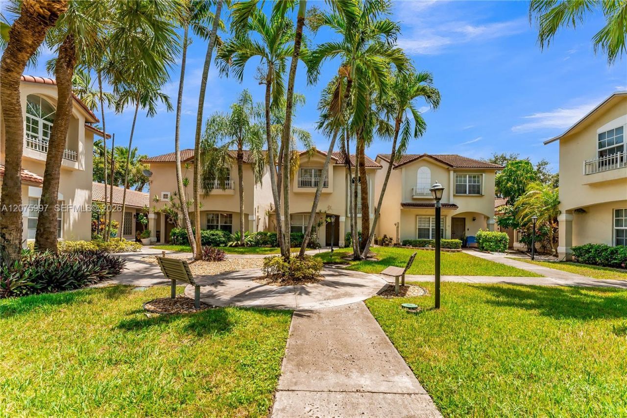 127 NW 108th Ave , Unit 643L, Pembroke Pines, FL 33026 Photo