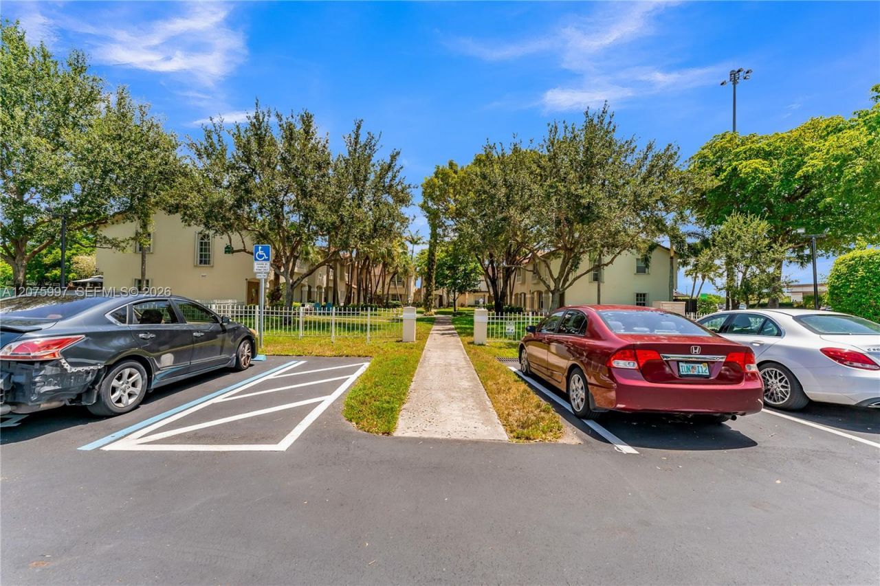 127 NW 108th Ave , Unit 643L, Pembroke Pines, FL 33026 Photo
