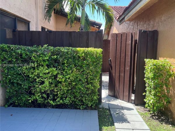 1115 SW 136th Pl, Unit 2, Miami, FL 33184