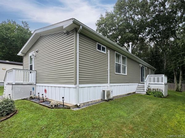 1800 Osborn Ave. Unit 1E Osborn , Riverhead, NY 11901