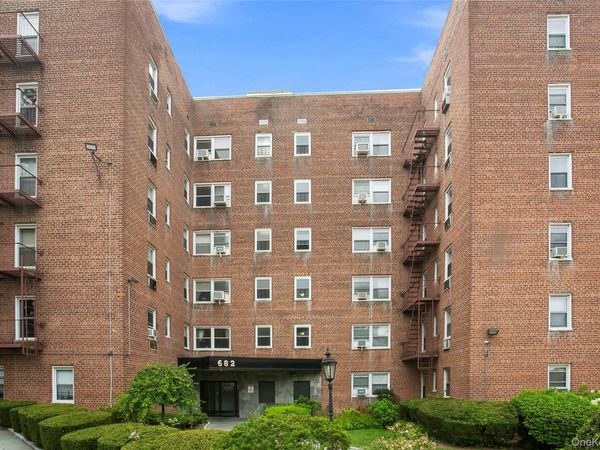 682 Tuckahoe Road , Unit 2B, Yonkers, NY 10710