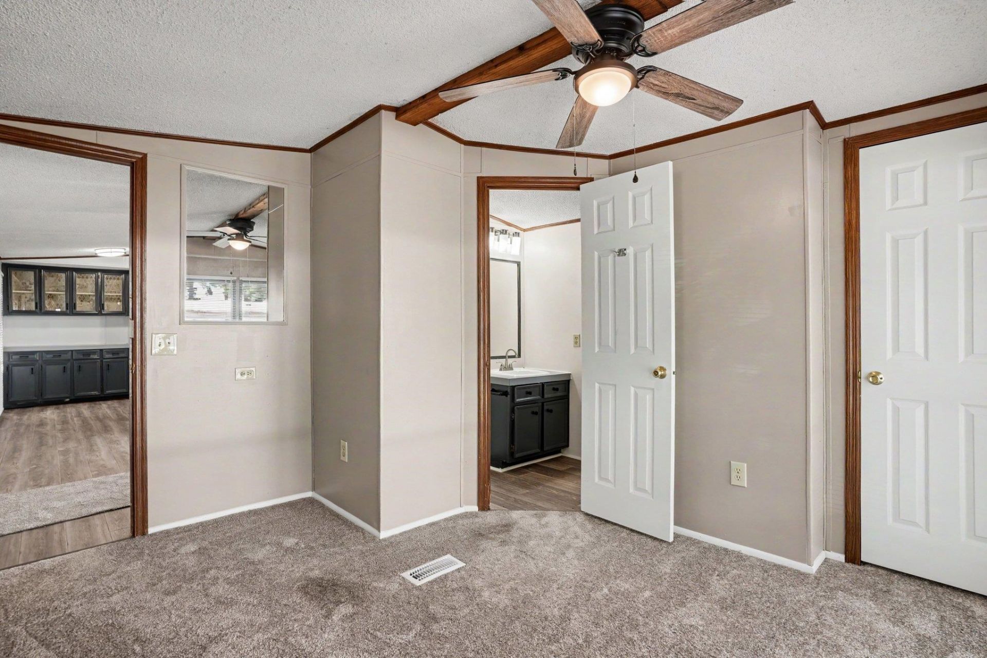 1525 Virgo Ln. Photo 10