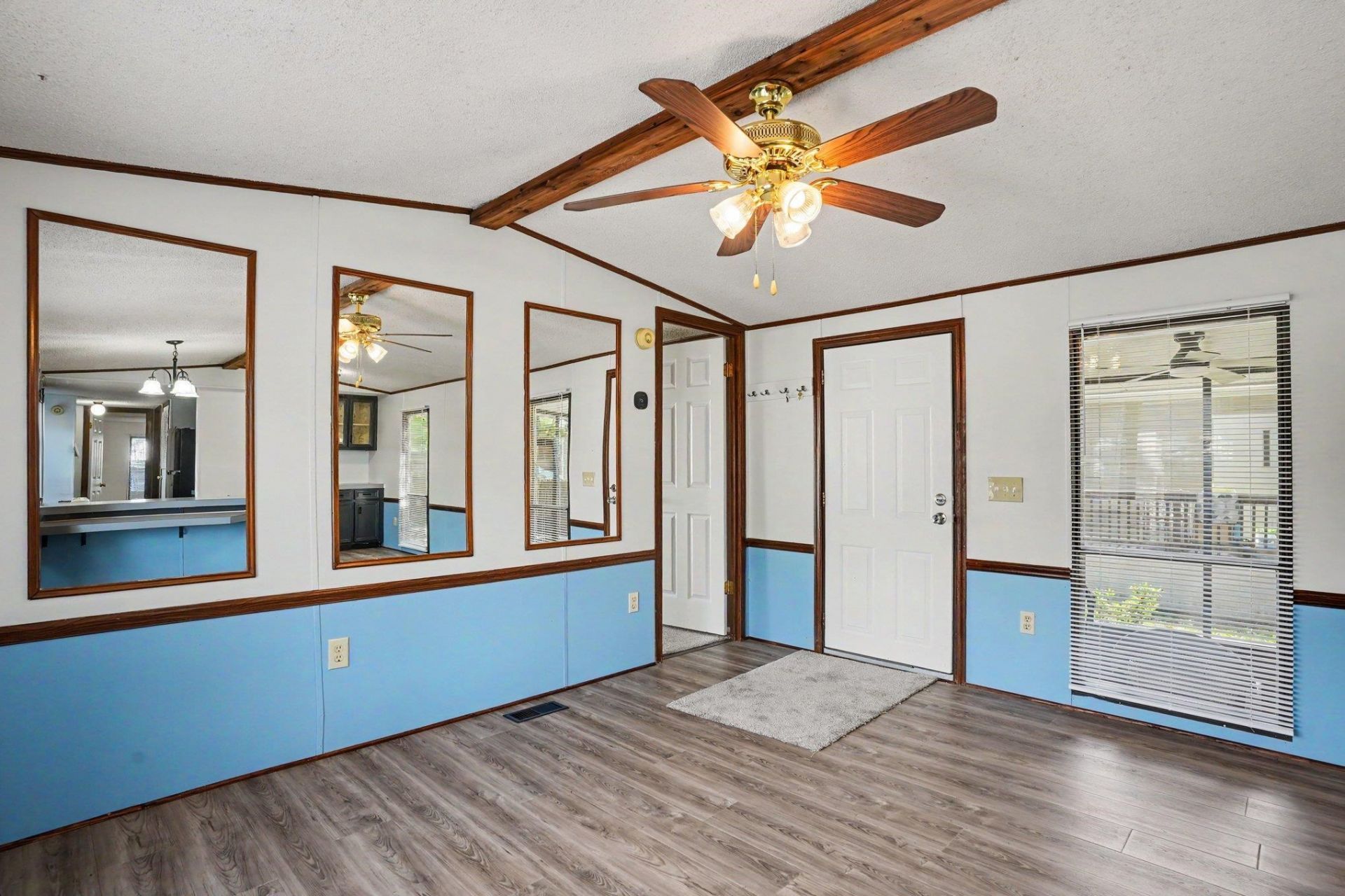 1525 Virgo Ln. Photo 4