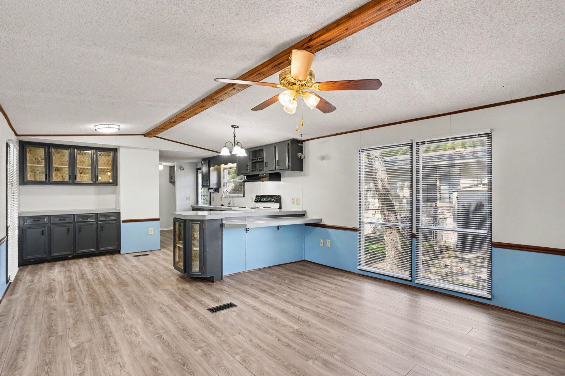 1525 Virgo Ln. Photo 5