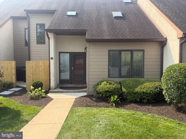 30 HAWK VALLEY LANE, DENVER, PA 17517