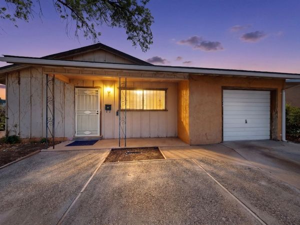 236 Conchas Street NE, Albuquerque, NM 87123