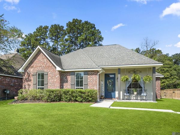 28025 Foxfire Ave, Walker, LA 70785