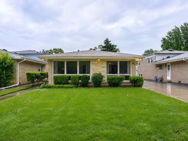 905 Long Road , Glenview, IL 60025