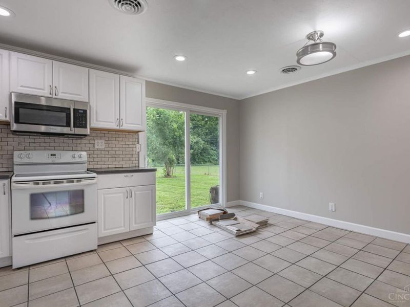 3382 Valley Wood Dr, Kettering, OH 45429 Photo 8