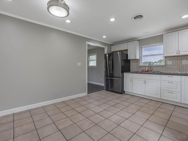 3382 Valley Wood Dr, Kettering, OH 45429 Photo 9