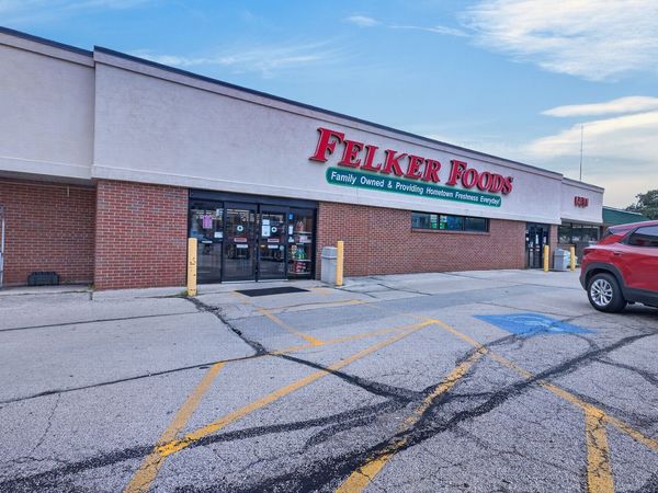 415 W Blackhawk Dr, Byron, IL 61010