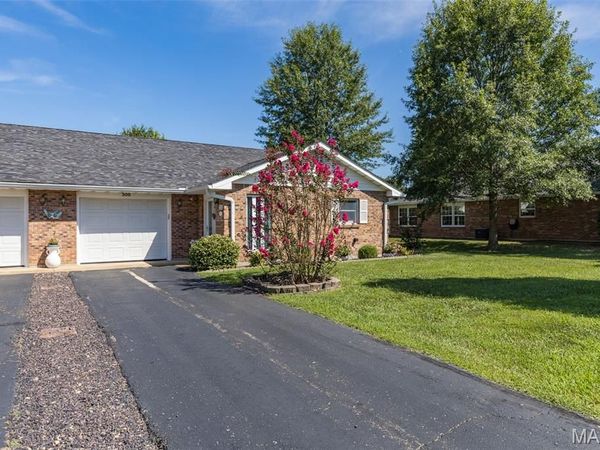 308 W Green Tree Lane , Farmington, MO 63640