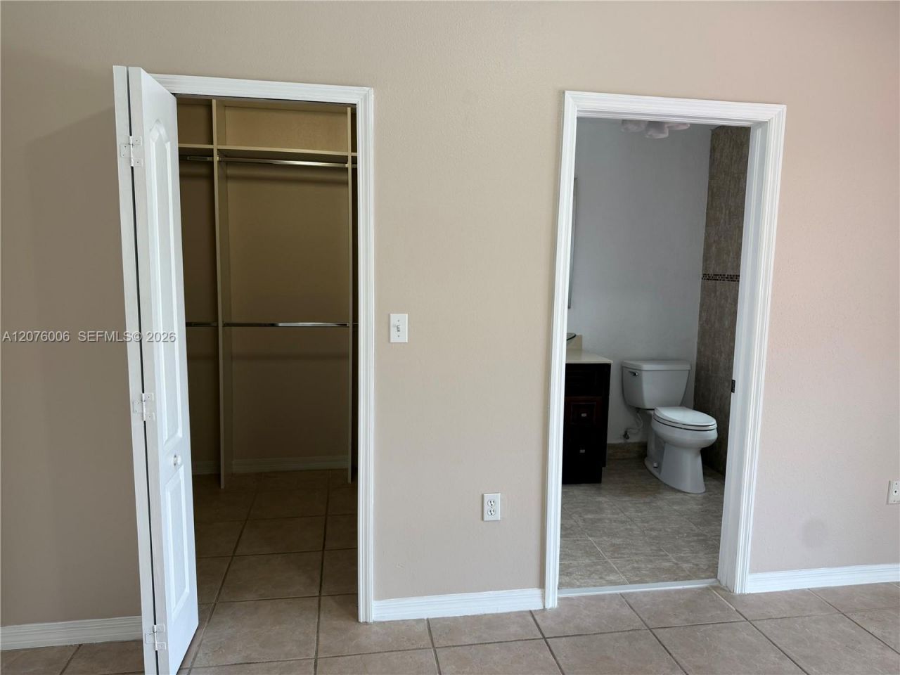 15957 SW 54th Ter , Miami, FL 33185 Photo