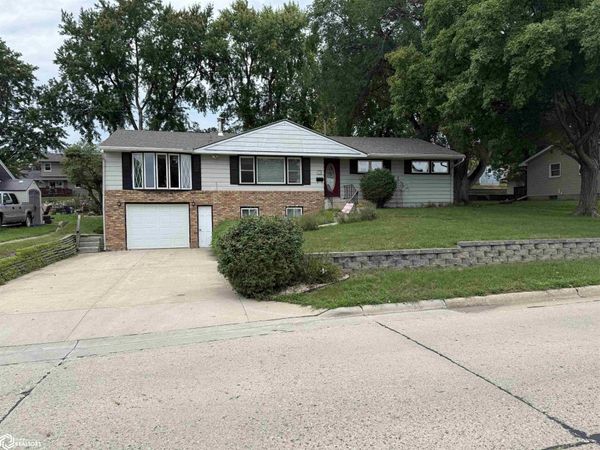 539 E 11Th Street, Carroll, IA 51401