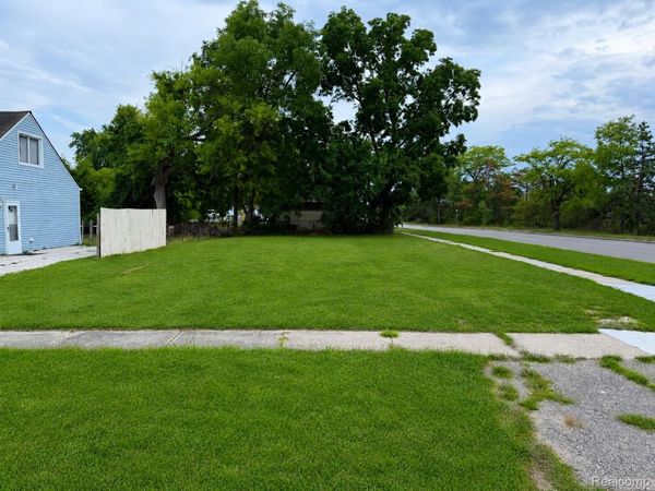 1312 James Street , Burton, Mi 48529