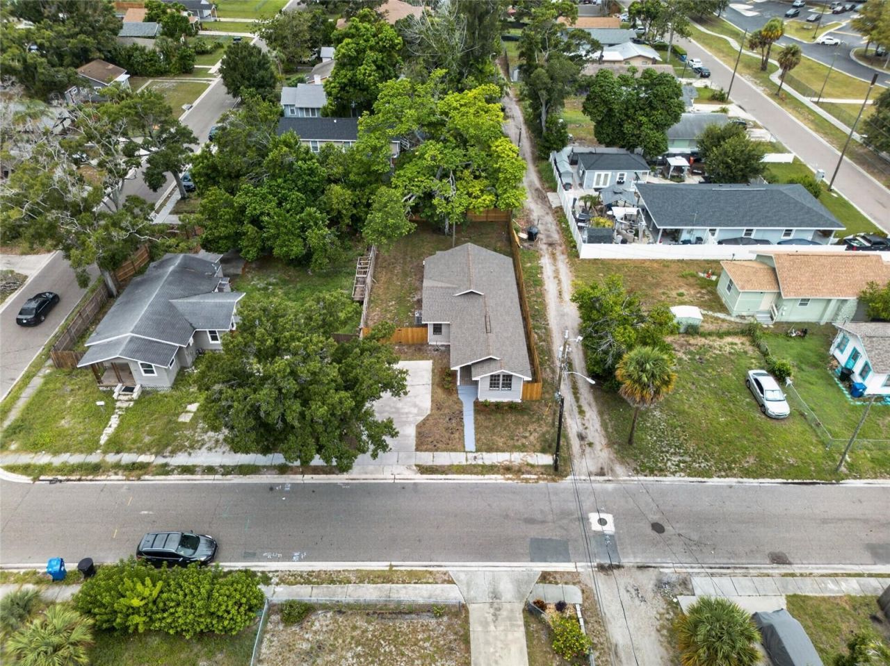 1327 35th Street S, Saint Petersburg, FL 33711 Photo