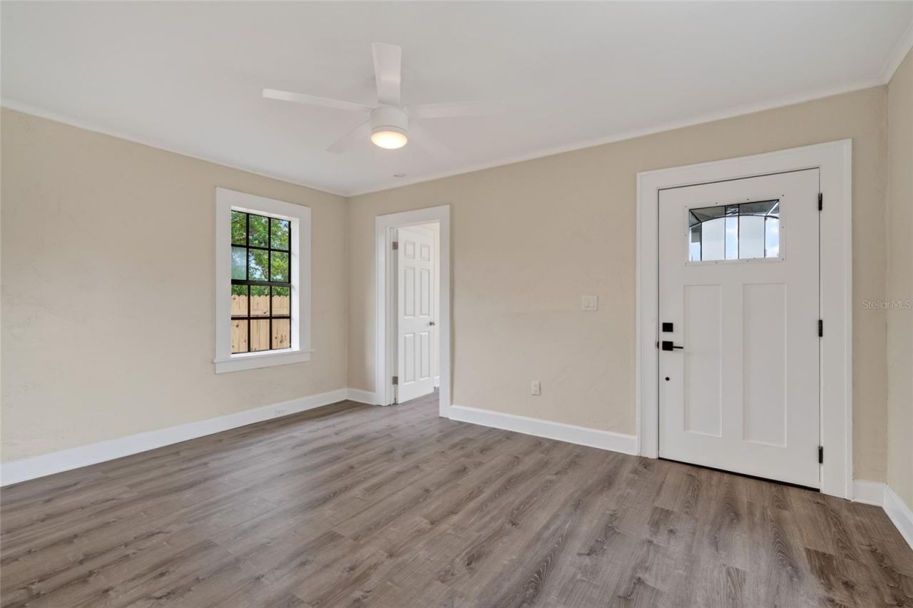 1327 35th Street S, Saint Petersburg, FL 33711 Photo
