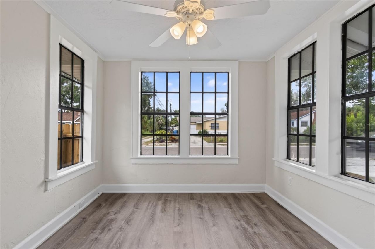 1327 35th Street S, Saint Petersburg, FL 33711 Photo