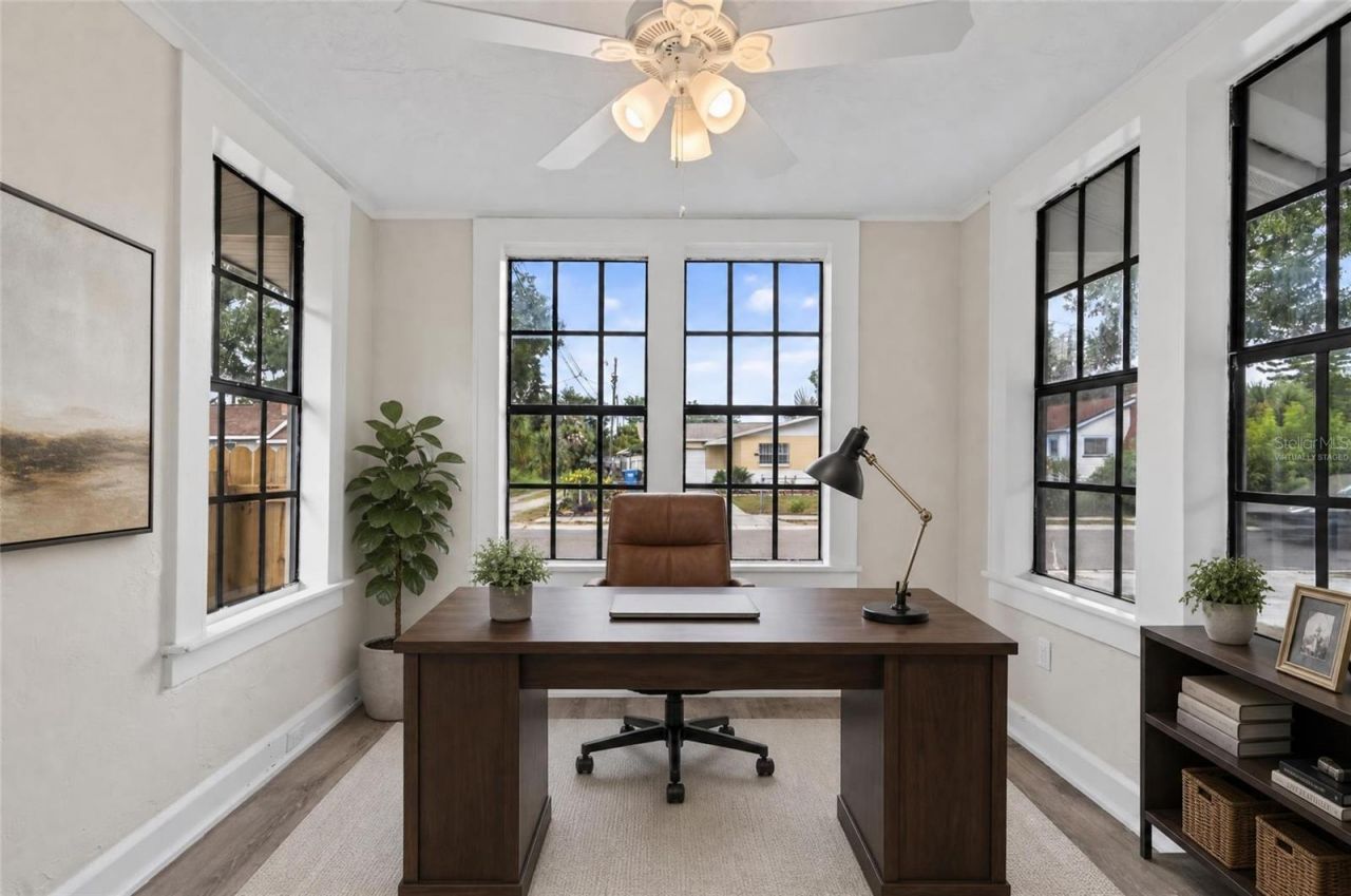 1327 35th Street S, Saint Petersburg, FL 33711 Photo