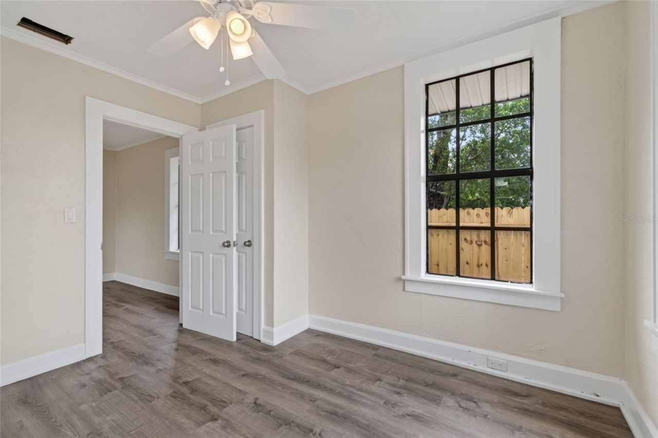 1327 35th Street S, Saint Petersburg, FL 33711 Photo
