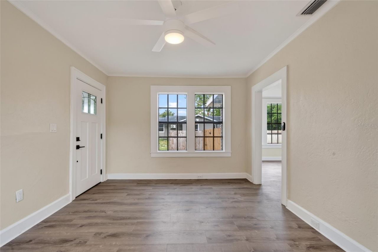 1327 35th Street S, Saint Petersburg, FL 33711 Photo