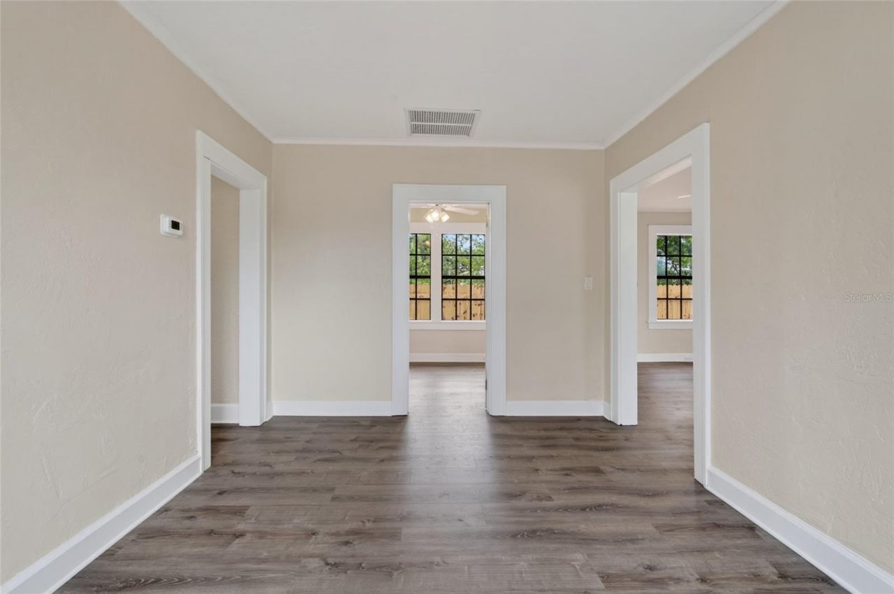 1327 35th Street S, Saint Petersburg, FL 33711 Photo